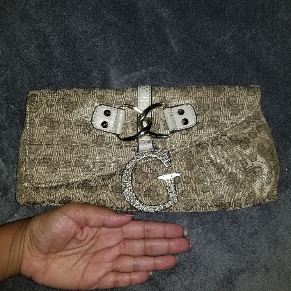 Clutch - Picture 2 of 6